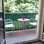 Jaures *