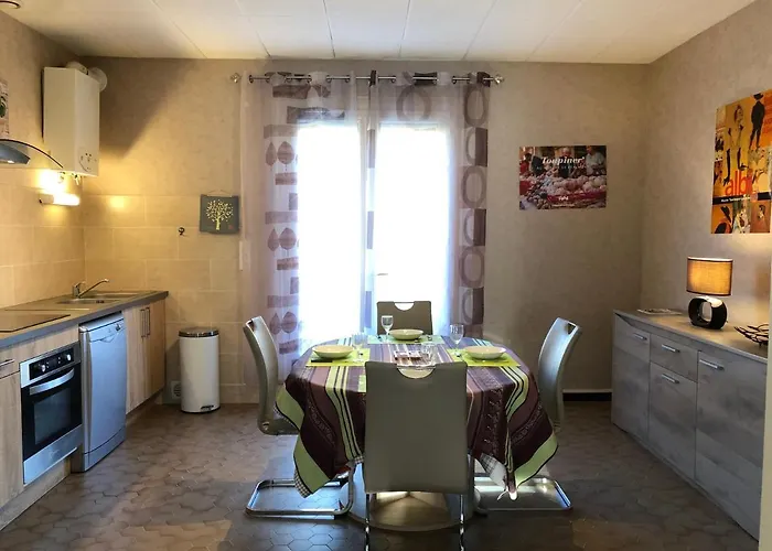 Jaures بيت للعطل *